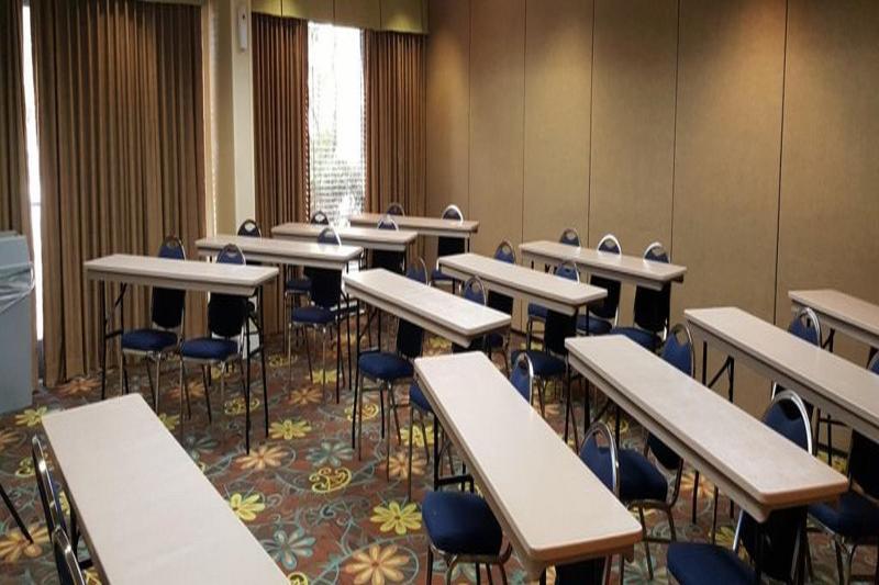 Holiday Inn Express & Suites Wilmington-University Center By Ihg Εξωτερικό φωτογραφία