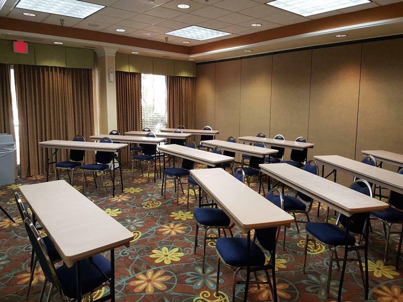 Holiday Inn Express & Suites Wilmington-University Center By Ihg Εξωτερικό φωτογραφία
